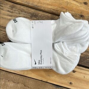 Nike Everyday Plus Athletic White Socks